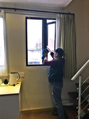 fish inn east nanjing road