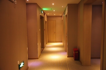 Fish Inn East Nanjing Road,Huangpu>>Downtown Shanghai,3 star