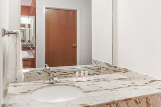 days inn and suites by wyndham new iberia