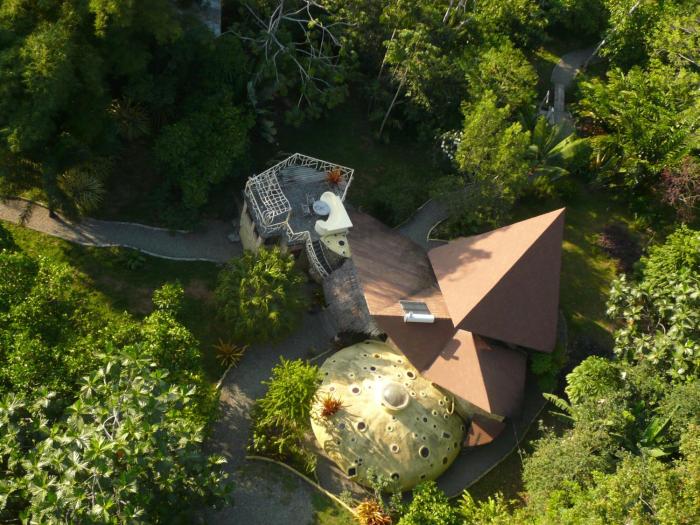 tree house beachfront lodge