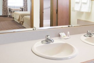 days inn by wyndham black bear