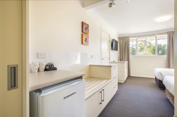 nightcap at golden beach tavern