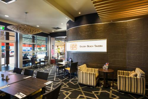 nightcap at golden beach tavern