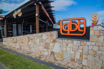 nightcap at golden beach tavern