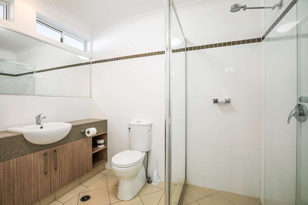 nightcap at golden beach tavern