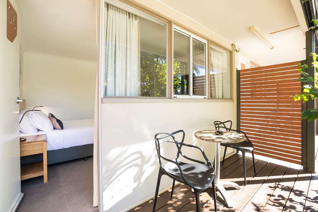 nightcap at golden beach tavern