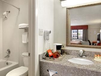 days inn by wyndham portland corpus christi