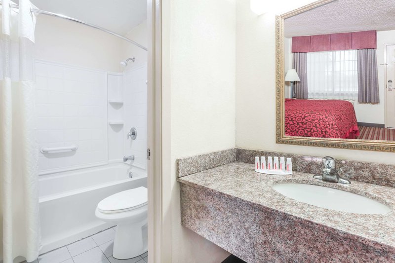 days inn by wyndham portland corpus christi