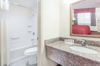 days inn by wyndham portland corpus christi