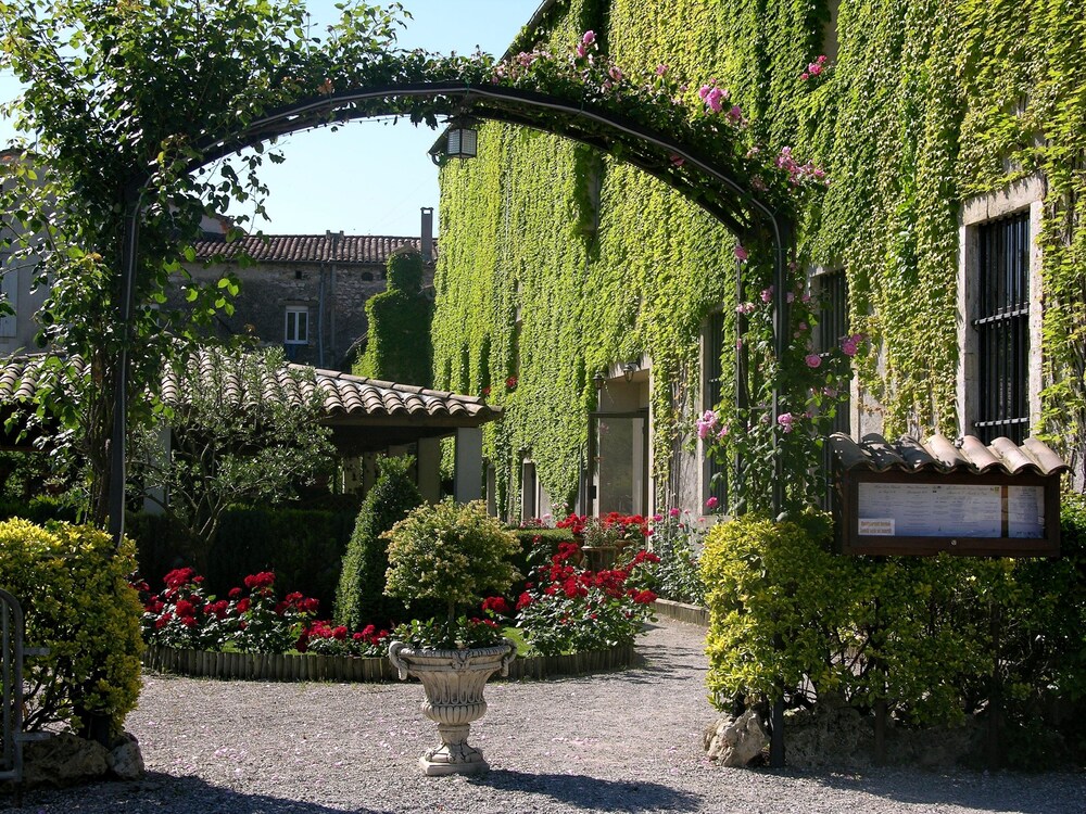 logis hotel les norias