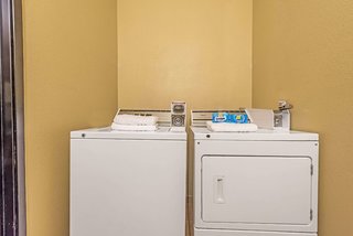 days inn by wyndham rockdale texas