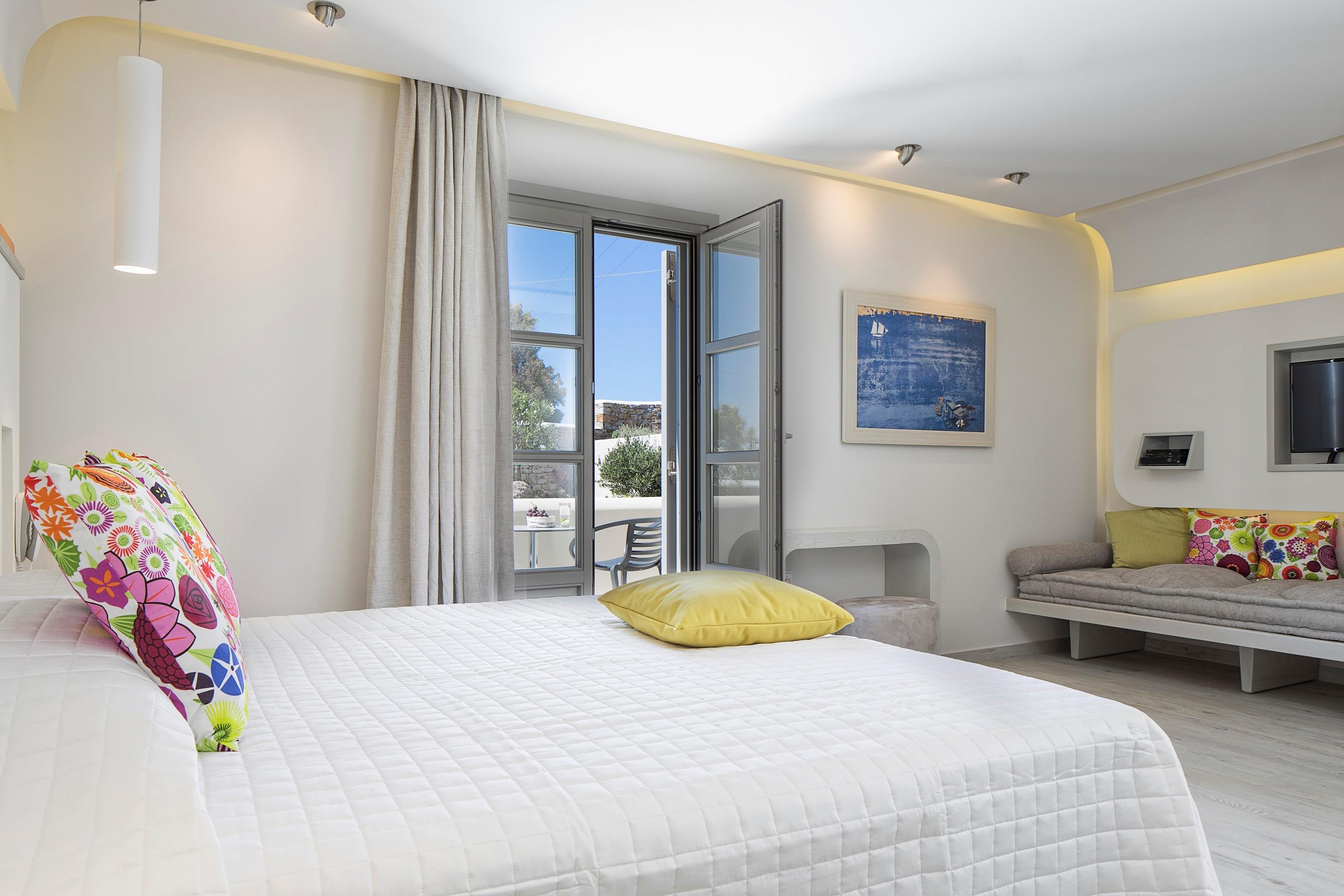 kouros art hotel adults only