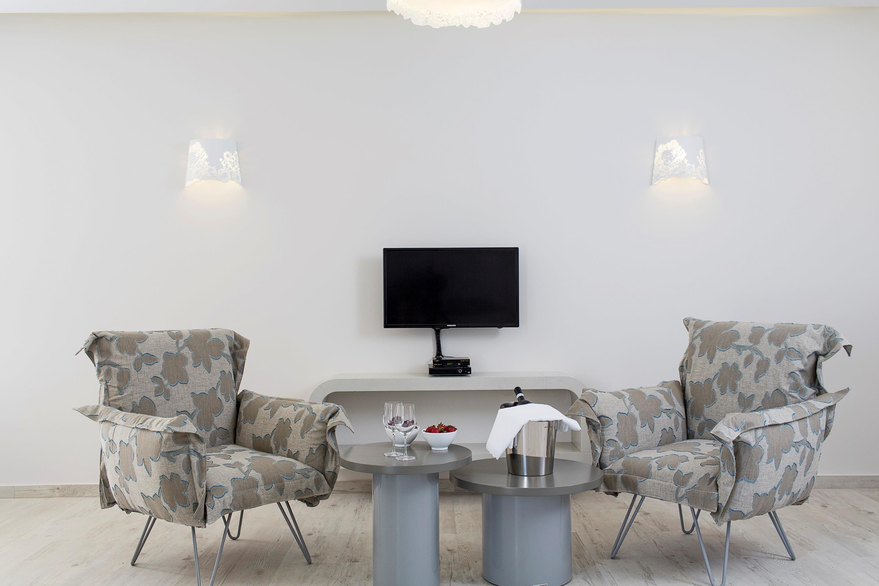 kouros art hotel adults only