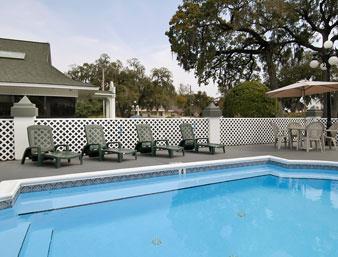 red roof inn savannah southside midtown