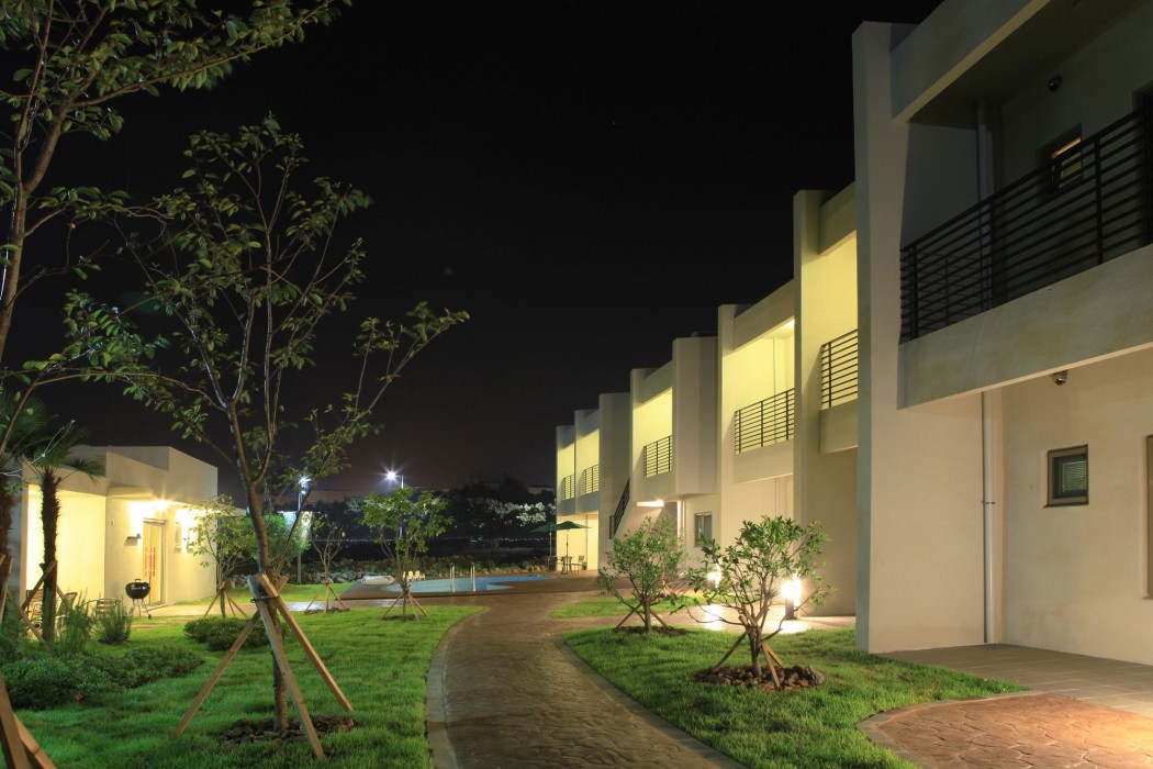 comma and resort