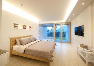 comma and resort