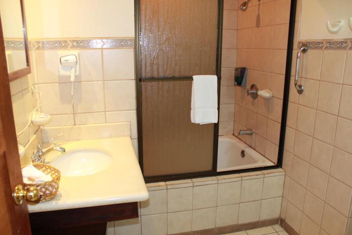 sportsmens lodge adults only