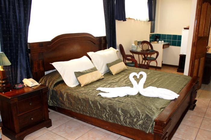sportsmens lodge adults only