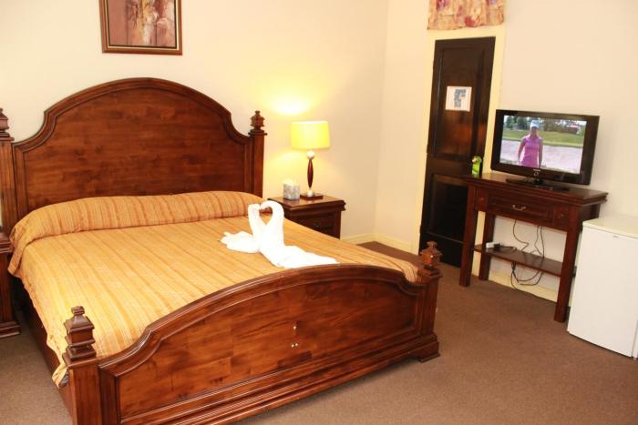 sportsmens lodge adults only