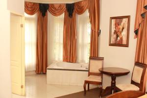 sportsmens lodge adults only