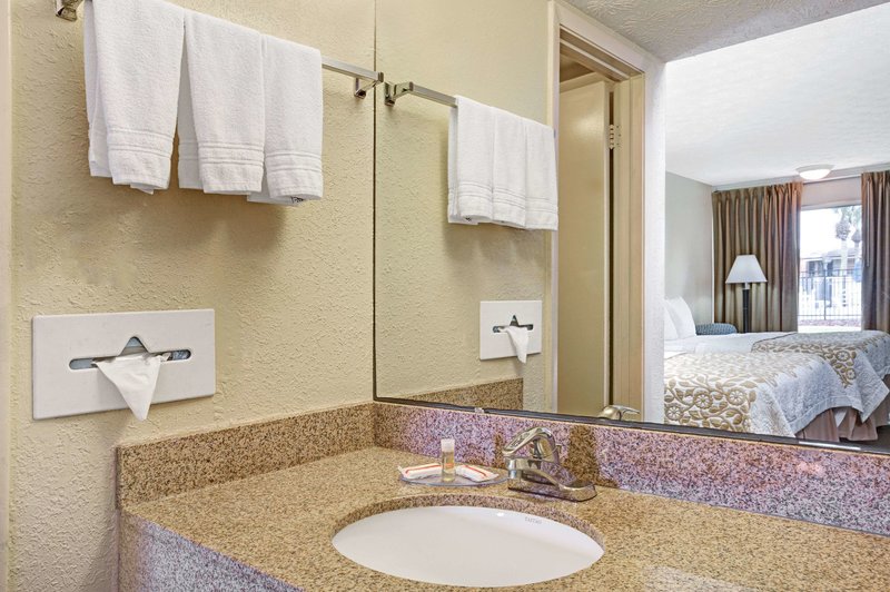 days inn by wyndham st augustine i 95 outlet mall
