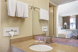 days inn by wyndham st augustine i 95 outlet mall