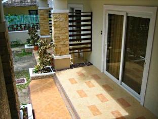 ernests place boracay