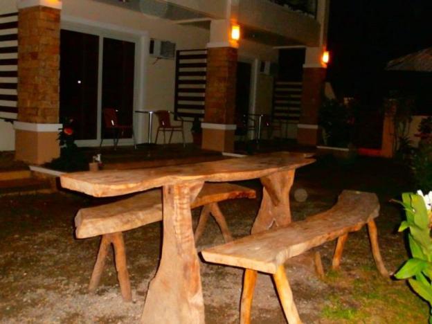 ernests place boracay