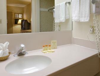 torrance inn and suites