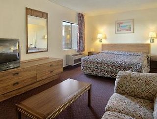 torrance inn and suites