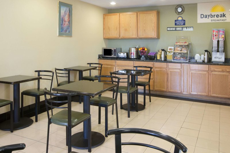 days inn by wyndham tucson airport