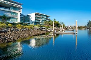 broadbeach waters
