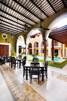 boutique by the museo