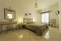makris beach hotel