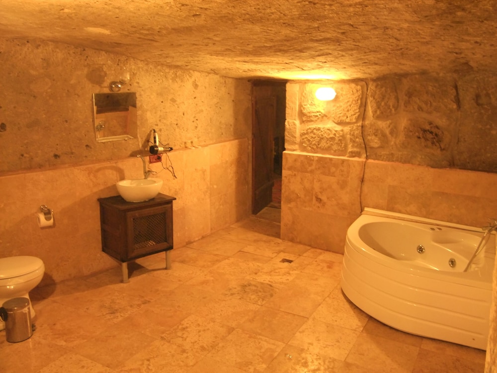 cappadocia antique gelveri cave hotel