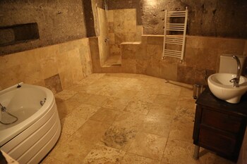 cappadocia antique gelveri cave hotel