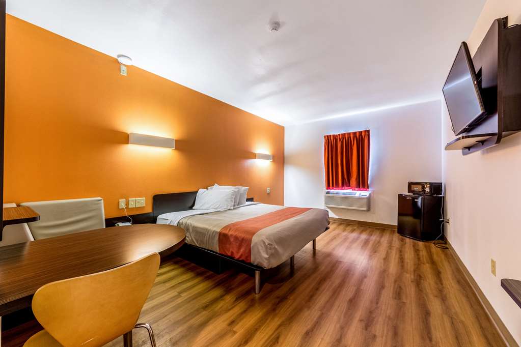 motel 6 jourdanton tx