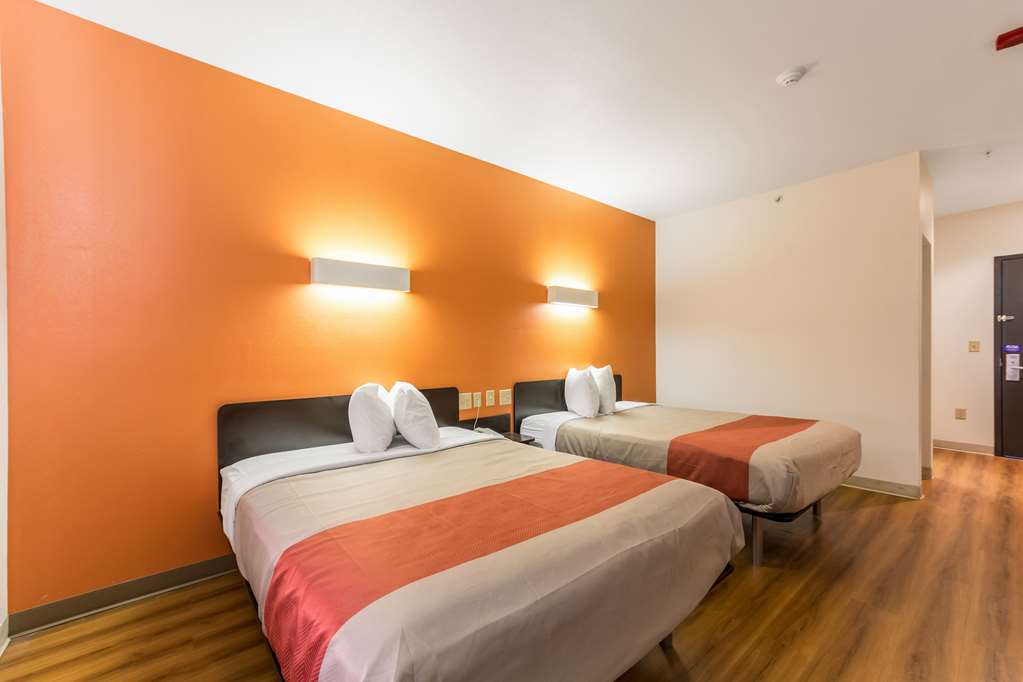 motel 6 jourdanton tx