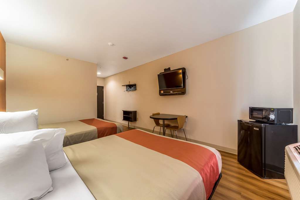 motel 6 jourdanton tx