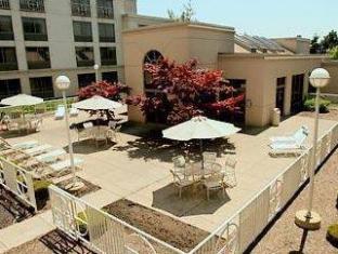 detroit metro airport marriott