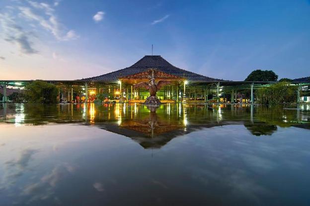 sarila hotel solo