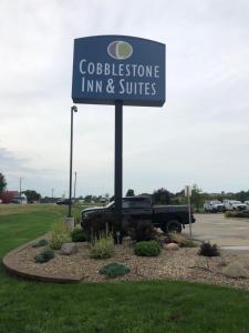 cobblestone inn and suites fort madison