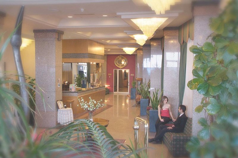 diplomat hotel