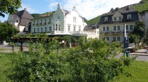 Weingut Und Hotel Schön,Rheingau Wine Region>>Assmannshausen,1 star