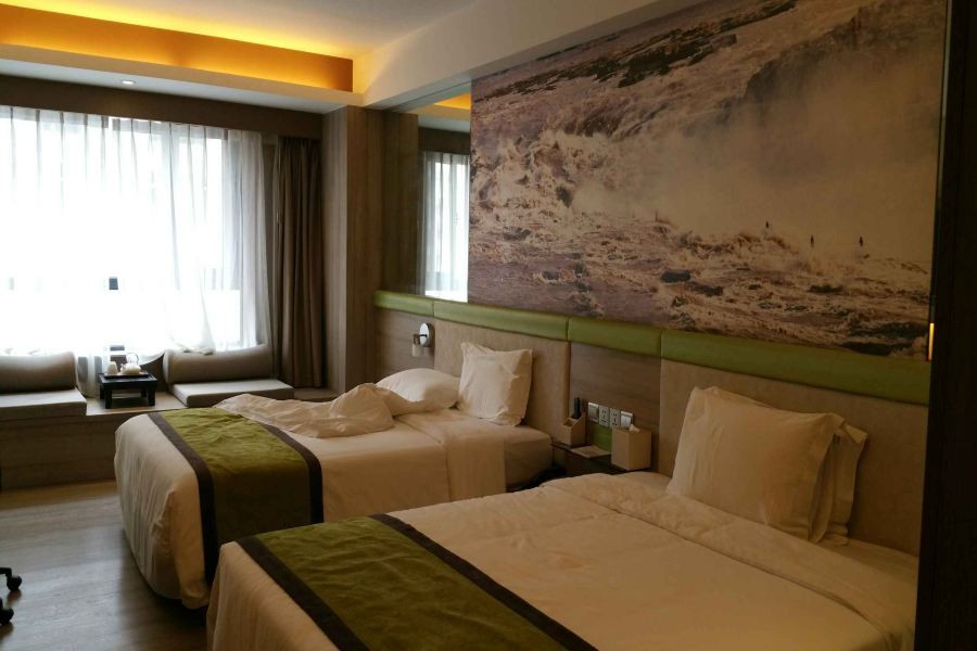 atour s hotel south gate xian