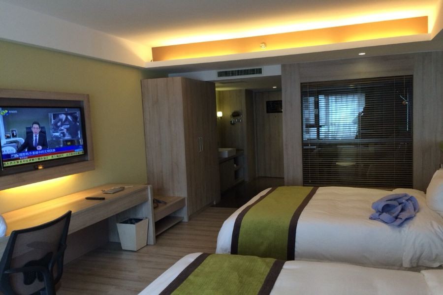 atour s hotel south gate xian