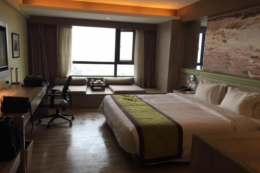 atour s hotel south gate xian