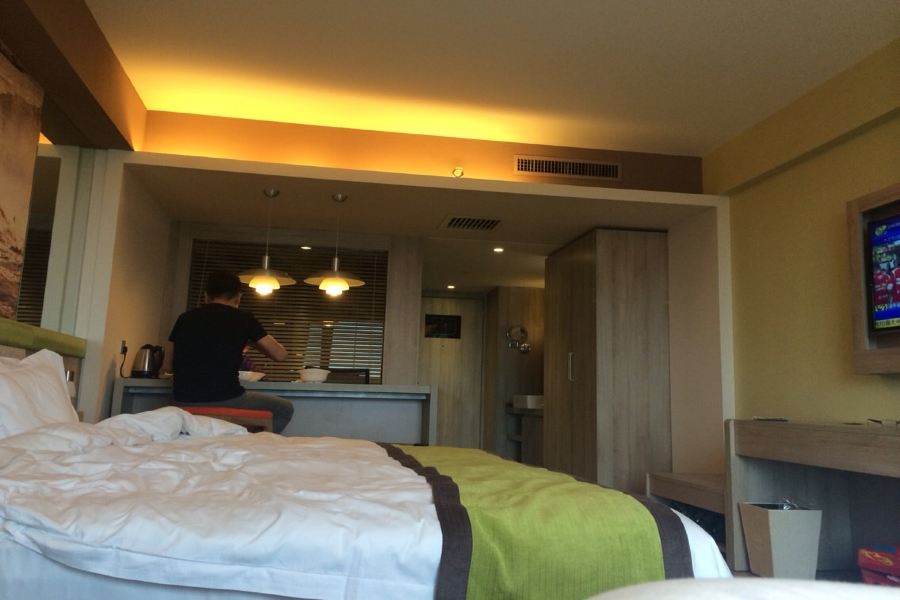 atour s hotel south gate xian