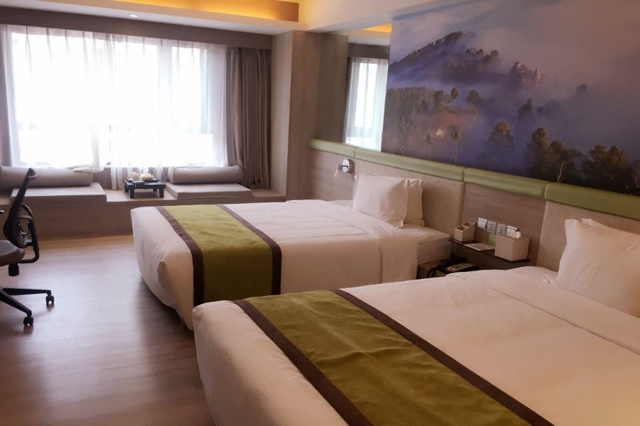 atour s hotel south gate xian
