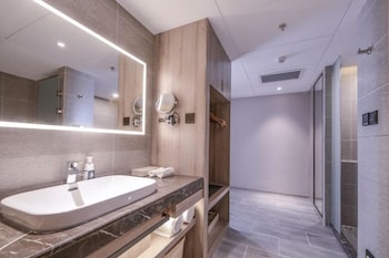atour s hotel south gate xian